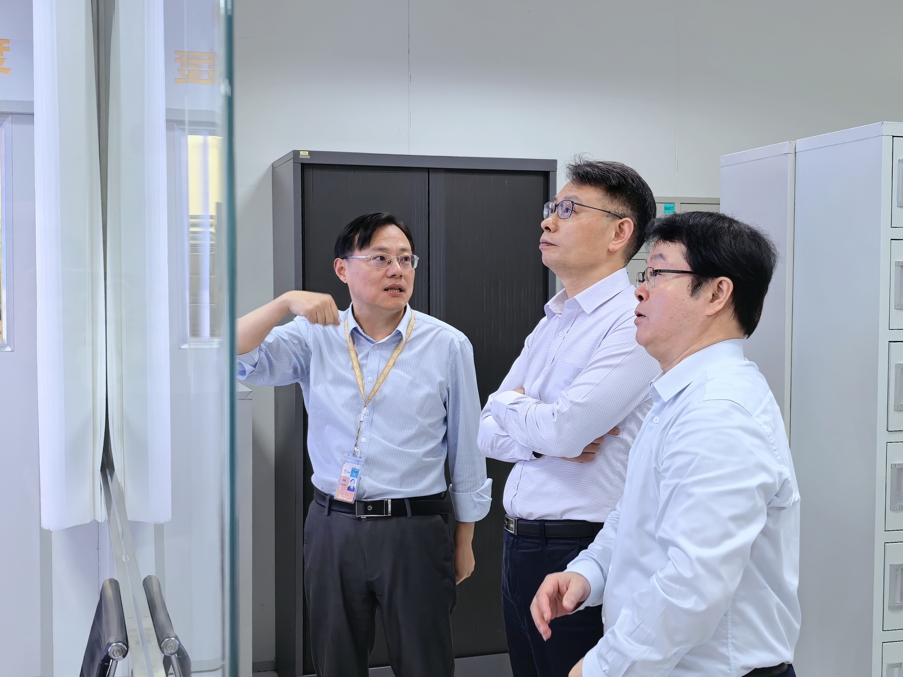 5.9����18���ŵ�ί����ǡ����°���һ��ݰ�ٵ��� (8)